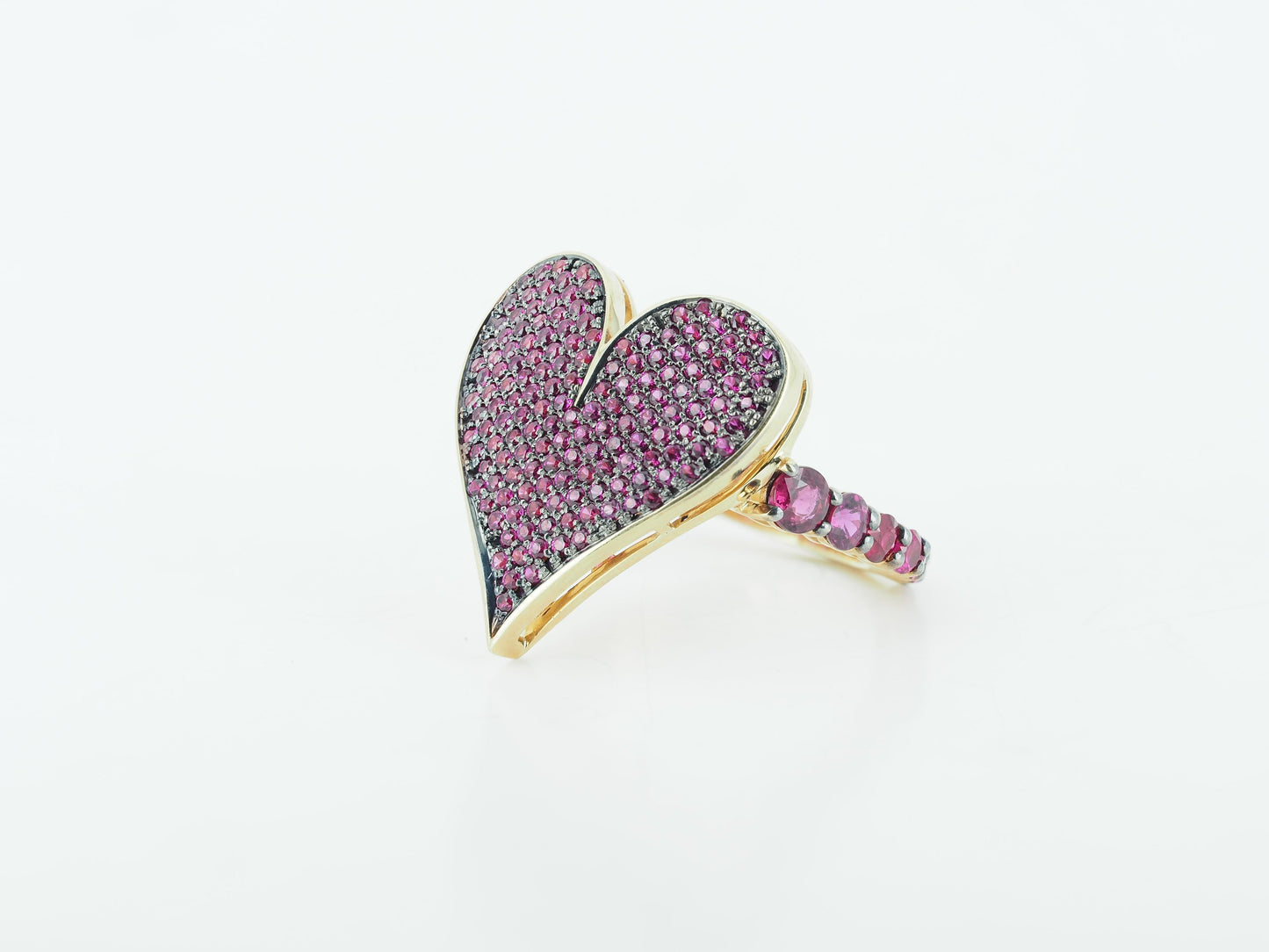 Ring 18KY Ruby, Casino collection , Heart