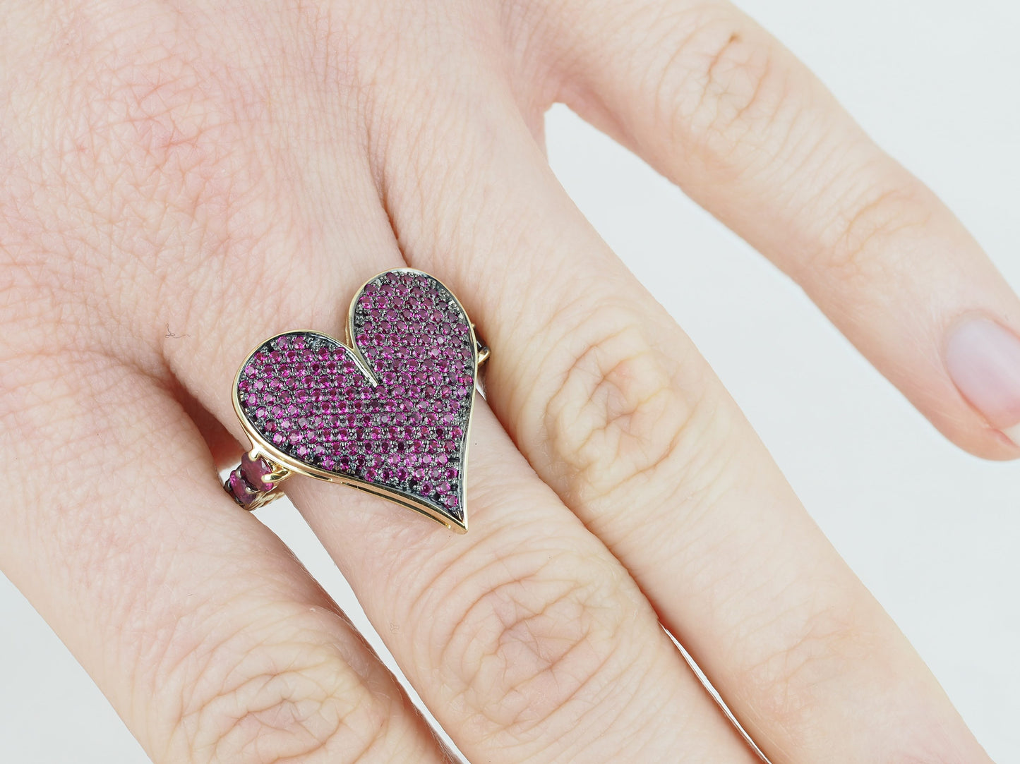 Ring 18KY Ruby, Casino collection , Heart