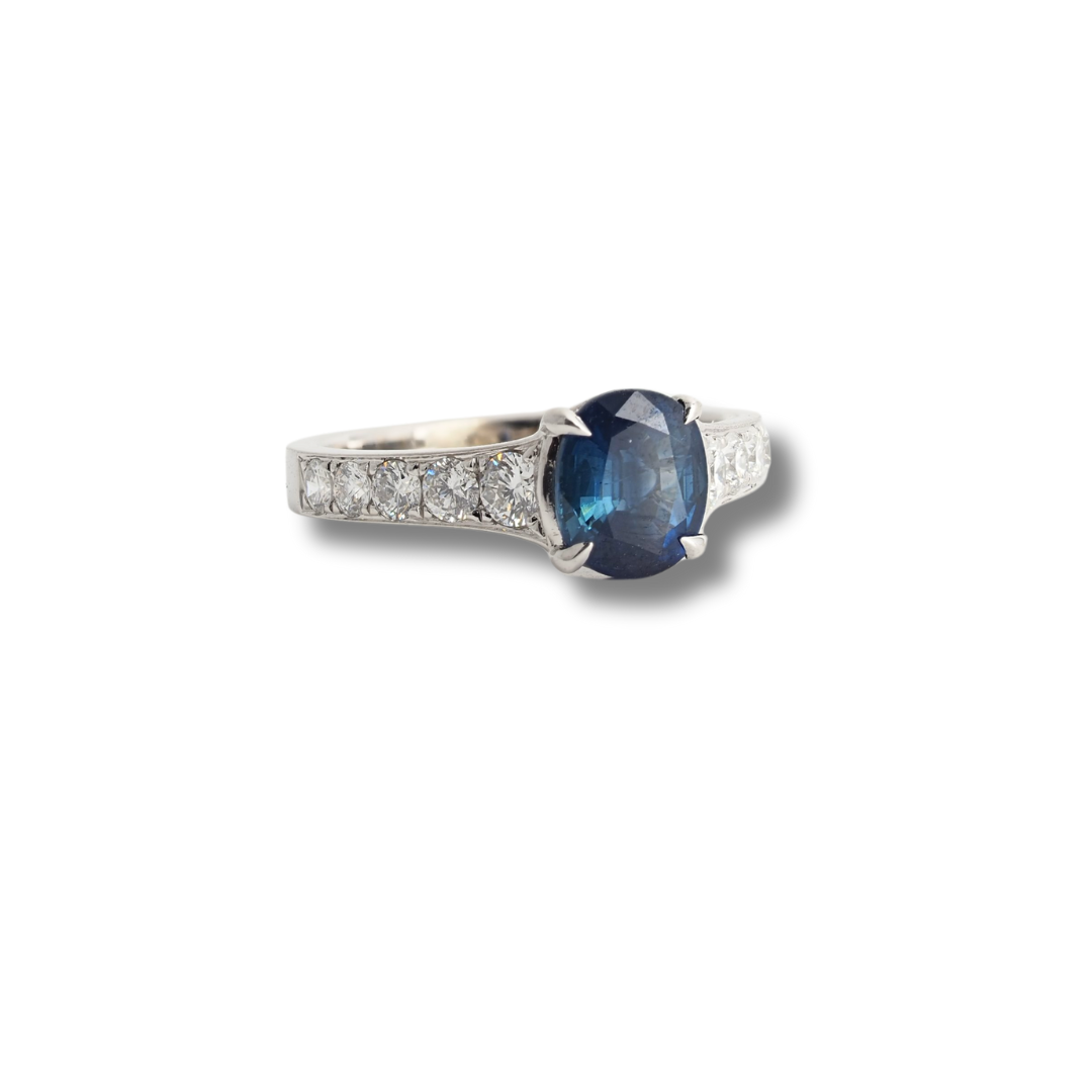 Ring 14KW Gold Sapphire 2.3t Diamonds