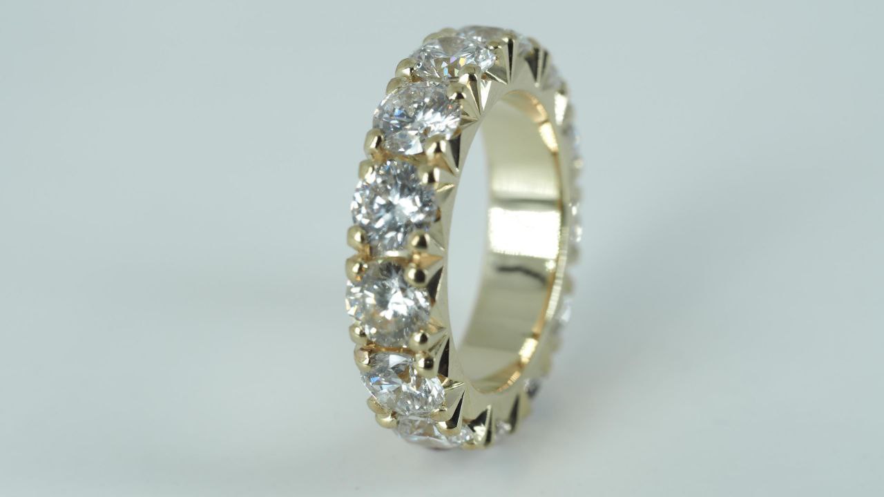 Ring with Lab Grown Diamonds, Fishtail setting, 14K Yellow Gold