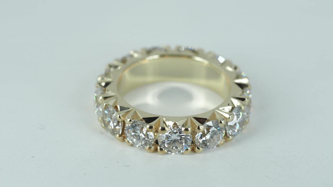Ring with Lab Grown Diamonds, Fishtail setting, 14K Yellow Gold