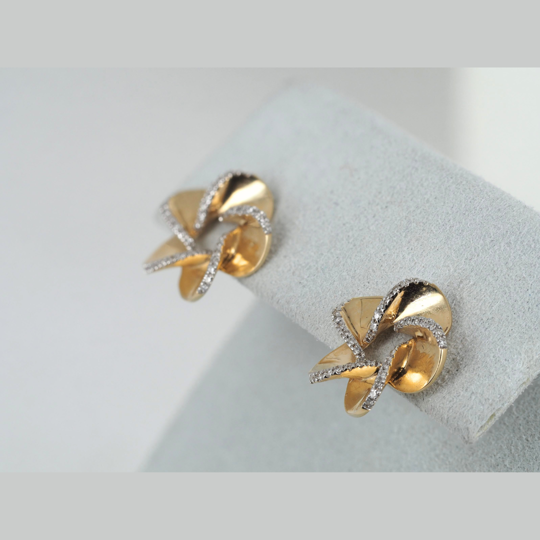Earrings 14KY Gold Diamonds