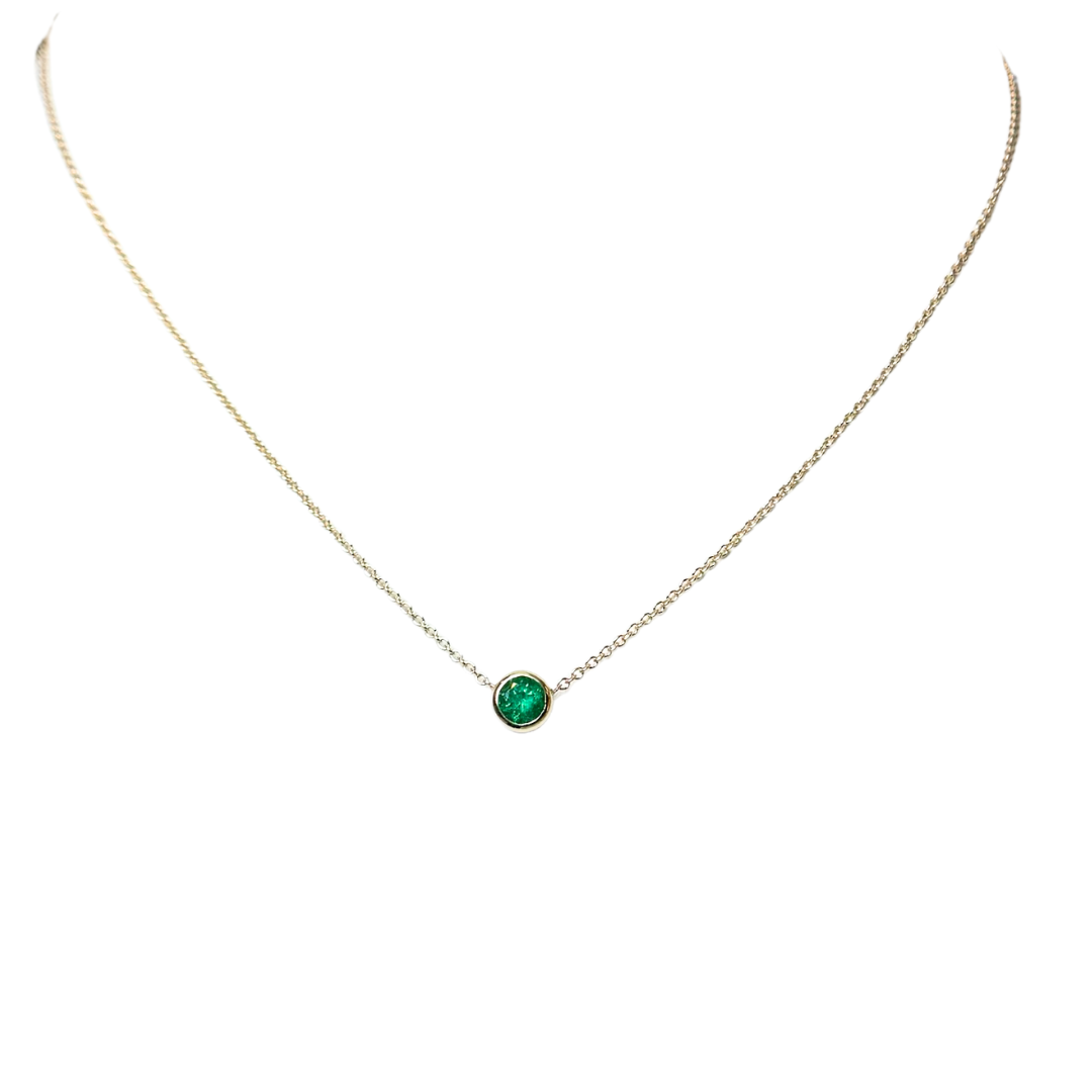 14K Yellow Gold Diamonds Emerald  necklace round